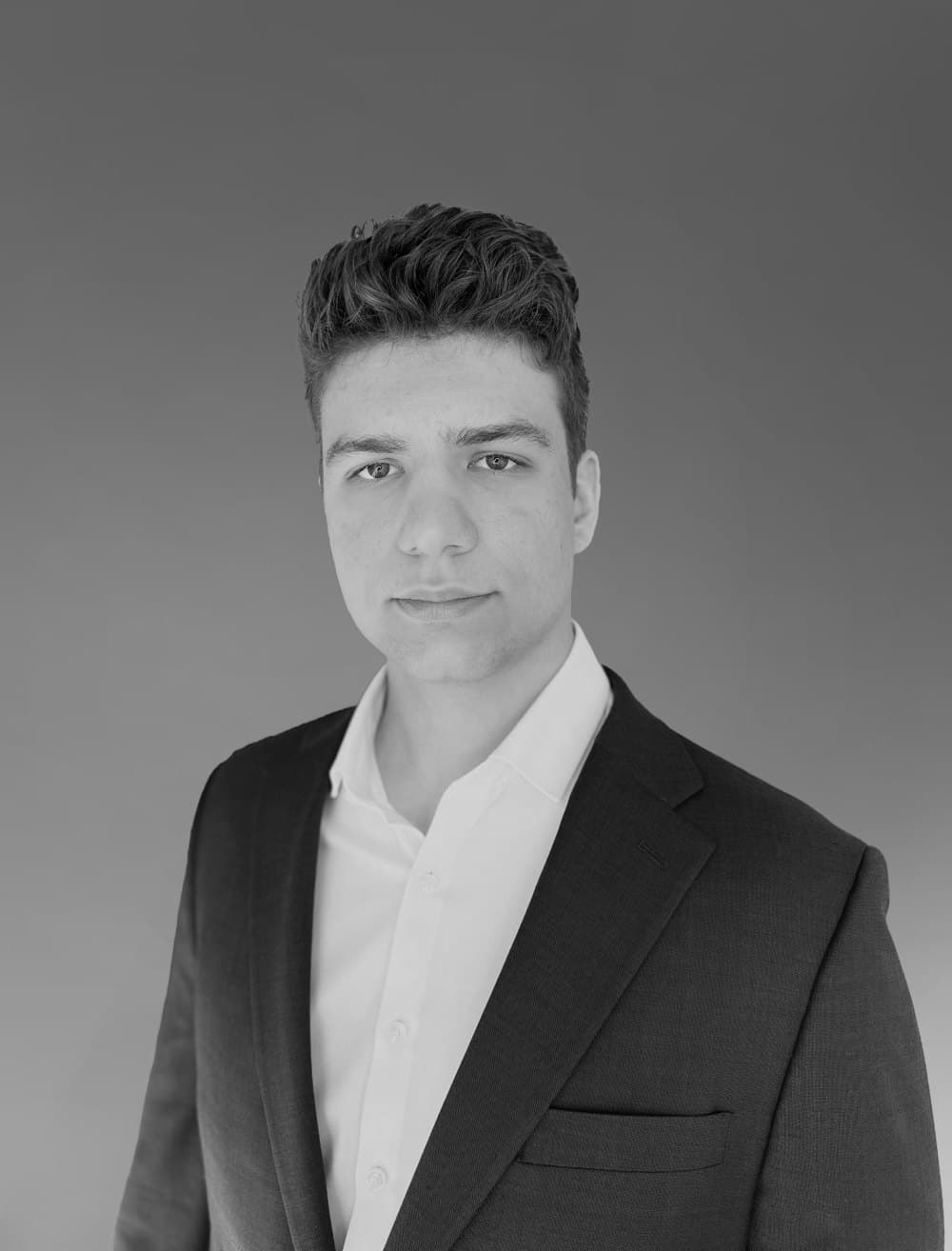 Headshot of Gergo Szikszai